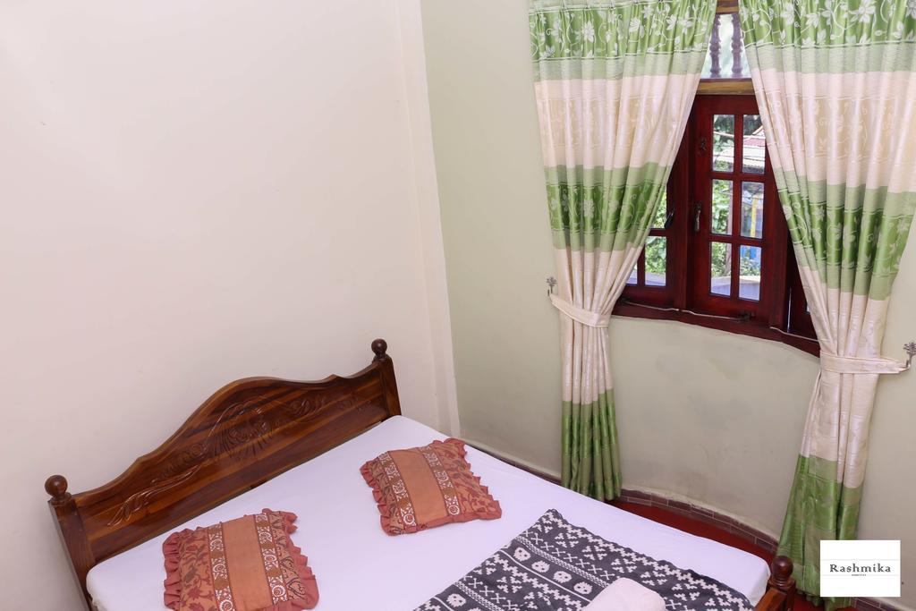 Rashmika Home Stay Nallathanniya Esterno foto